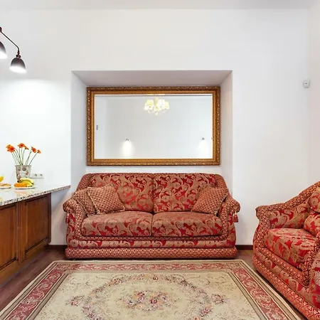 Classical Heart Of Old Town - Free Parking Apartment