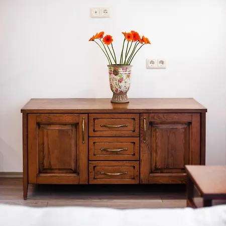Classical Heart Of Old Town - Free Parking Apartamento