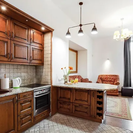 Daire Classical Heart Of Old Town - Free Parking *